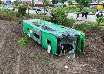 Çanakkale’de tur otobüsü devrildi: 46 yaralı