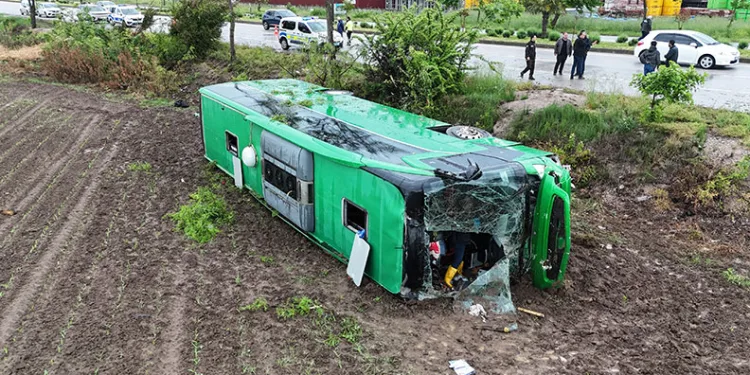 Çanakkale’de tur otobüsü devrildi: 46 yaralı