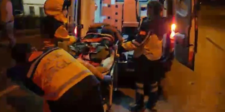 Merdivenlerden uçan motosiklet sürücüsü yaralandı