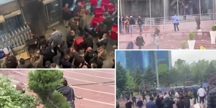 CHP Genel Merkezi’nde tahliye krizi: Polis müdahalesi başladı