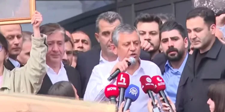 Özgür Özel: “Geri gelmek üzere çıkıyorum”