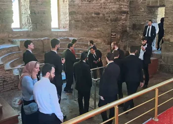 Amerikalı papazlardan İznik’e tarih turu