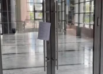 CHP Genel Merkezi girişine “mutlak butlan” kararı asıldı