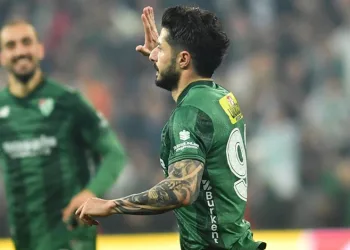 Bursaspor’da iç transfer: Barış Gök ile yola devam