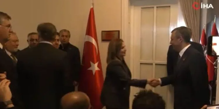 DEM Parti CHP grubunu ziyaret etti