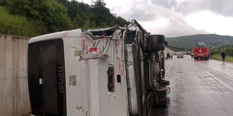 Tokat’ta minibüs devrildi: 4 yaralı
