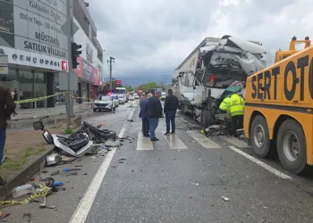 Bursa’da TIR ışıklarda duran tankere çarptı: 1 ölü