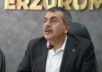 Yusuf Tekin’den Özgür Özel’e sert sözler