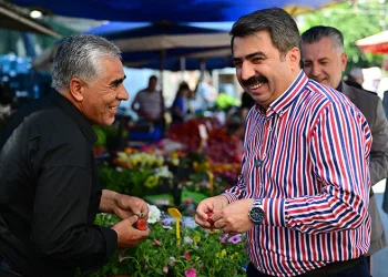 Oktay yılmaz esnaf ve vatandaşla bayramlaştı