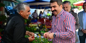 Oktay yılmaz esnaf ve vatandaşla bayramlaştı