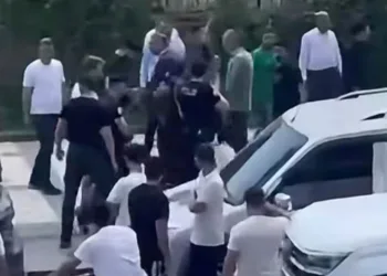 Cizre’de akrabalar arası taşlı, sopalı ve bıçaklı kavga: 17 gözaltı