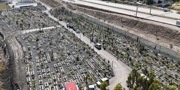 Hatay’da deprem şehitliğinde buruk Kurban Bayramı