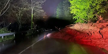 Ordu’da heyelan nedeniyle yol ulaşıma kapandı