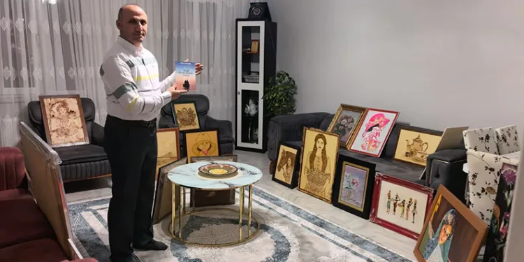 Güvenlik görevlisi çatı katını sanat atölyesine çevirdi