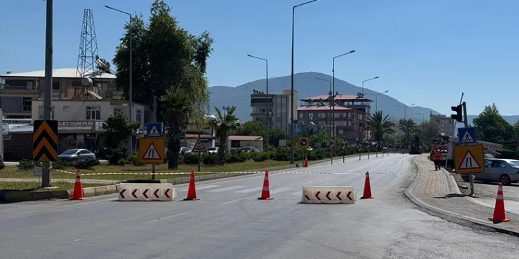 D-400 Karayolu’nda köprüde kısmi göçük