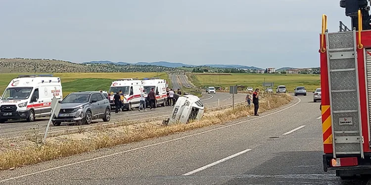 Diyarbakır’da otomobil takla attı: 4 yaralı