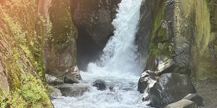 Saitabat Şelalesi eski ihtişamlı günlerine döndü