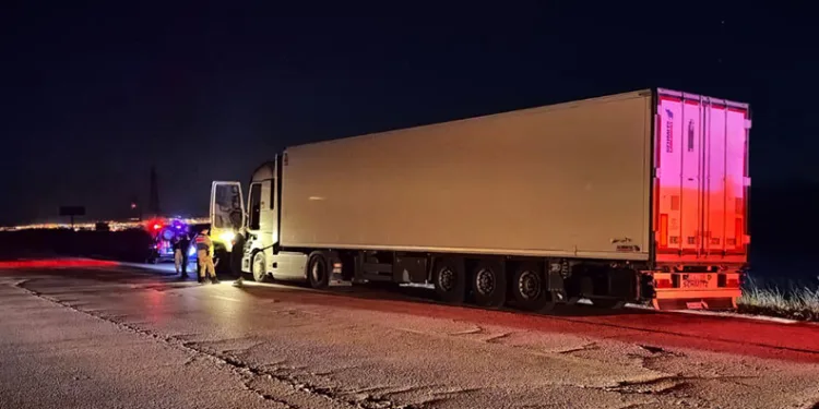 Tırda erkek cesedi bulundu