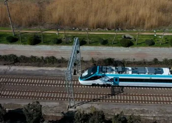 “Milli Elektrikli Hızlı Tren’imiz saatte 240 kilometre hıza ulaştı”