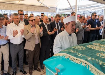 CHP Grup Başkanı Özel’in amcası son yolculuğuna uğurlandı