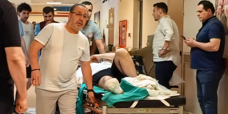 Çim biçerken parmaklarını biçti