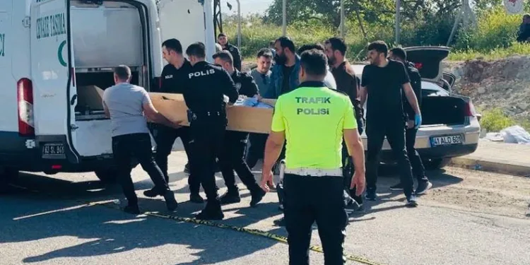 Park halindeki otomobilin içerisinde ölü bulundu