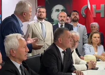 CHP’nin bayramlaşmasında “Özel-Kılıçdaroğlu” gerginliği