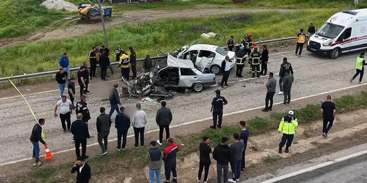 Feci kaza bir aileye mezar oldu: 3 ölü, 6 yaralı