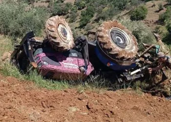 Gaziantep’te devrilen traktörün sürücüsü hayatını kaybetti
