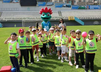 Spor Şenlikleri’nde sıra minik öğrencilerin