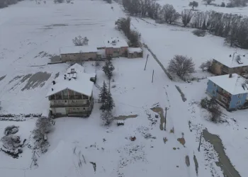 Uşak’ın yüksek kesimleri beyaza büründü
