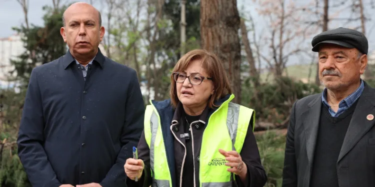 Fatma Şahin, çalışmaları yerinde takip etti