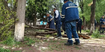 Gaziantep’te fırtına sonrası yaralar sarılıyor