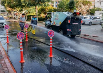 Temizlik işleri ekipleri Alanya’yı bayrama hazırlıyor
