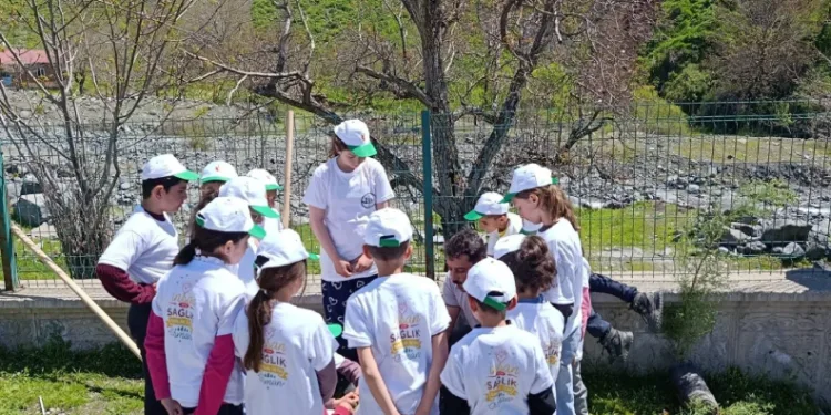 Elazığ’da orman bilinci eğitimi ve fidan dikimi