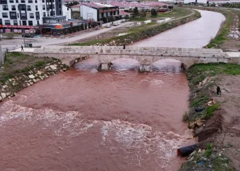Kızılırmak’a rengini veren Fadlum ırmağı 8 ay sonra yeniden coştu