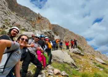 45 sporcu Kemaliye’nin zirvesinde buluştu