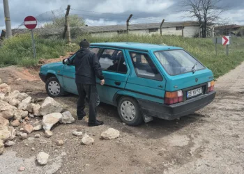 Yol yapalım derken mahalleliyi ‘hapsettiler’