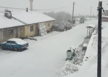 Isparta’da mayıs ayında kar bereketi kartpostallık görüntüler oluşturdu