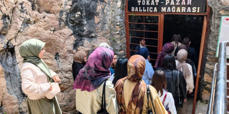 Ballıca Mağarası’ndaki sarkıtlar mest ediyor