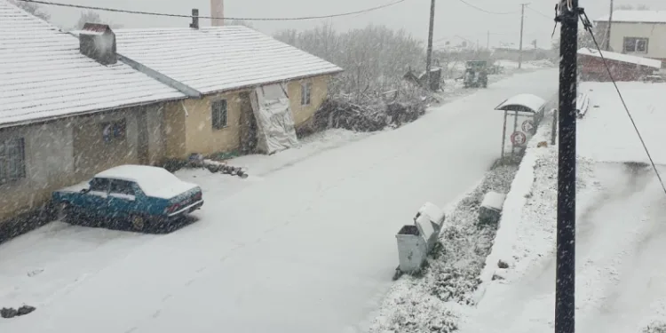 Isparta’da mayıs ayında kar bereketi kartpostallık görüntüler oluşturdu