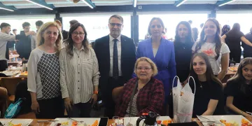 Yıldırım’da ‘Nesiller Buluşuyor’ projesi Anneler Günü programıyla taçlandı