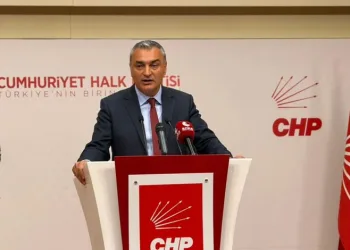 CHP Sözcüsü Müslim Sarı: Parti Meclisi İstifalara Rağmen Yine de Toplanacak
