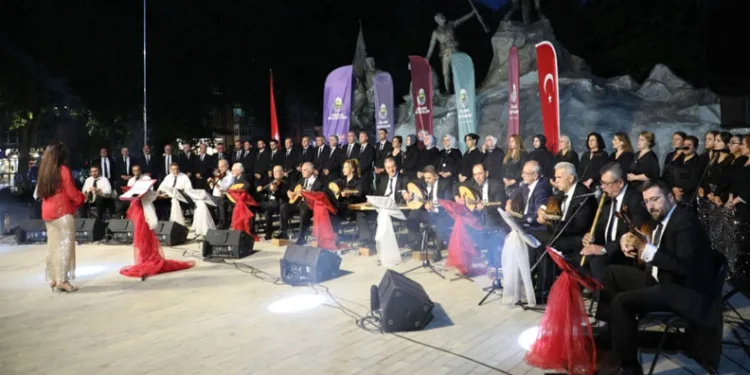 İnegöl Belediyesi TSM Korosundan Unutulmaz Konser