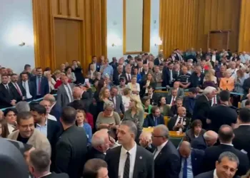 CHP’nin Grup Toplantısı Başladı! Özgür Özel Partililere Hitap Ediyor