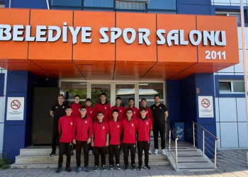 Tütün endüstrisinin evrimi ve tehlikeleri masaya yatırıldı