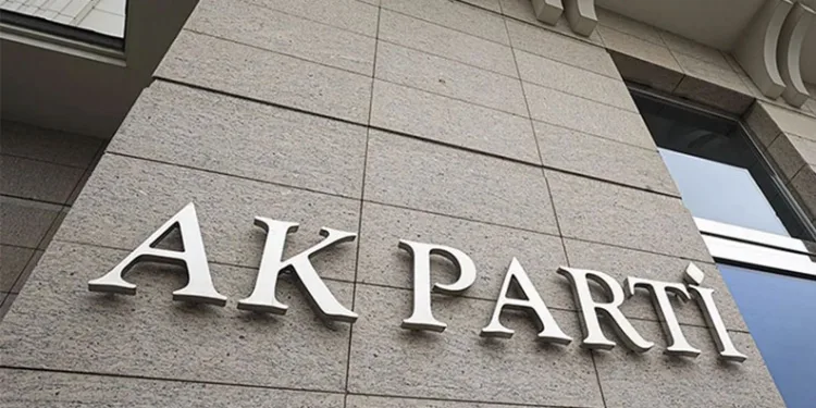 AK Parti’de İl Başkanları Görevden Alındı