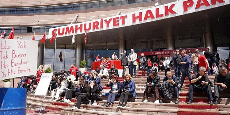 CHP’de Kritik Toplantı: Yüksek Disiplin Kurulu Yarın Toplanıyor