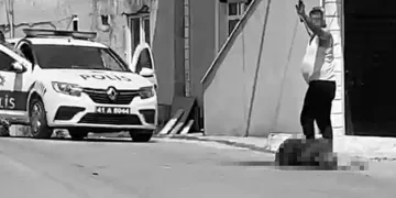 Sokak ortasında eşini öldüren zanlı tutuklandı! Aldatma iddiası çürütüldü