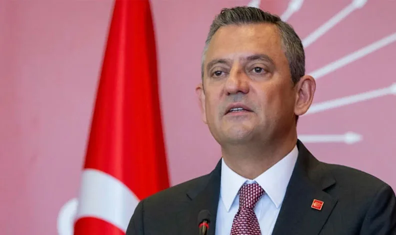 Özgür Özel’den TBMM önünde dikkat çeken açıklamalar: “Yüreğim ağzımda izledim”